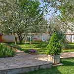 2 Bedroom Lovely In Prázdninový dům *