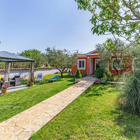 Holiday home 2 Bedroom Lovely In Medulin