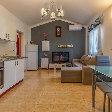 2 Bedroom Stunning In Medulin