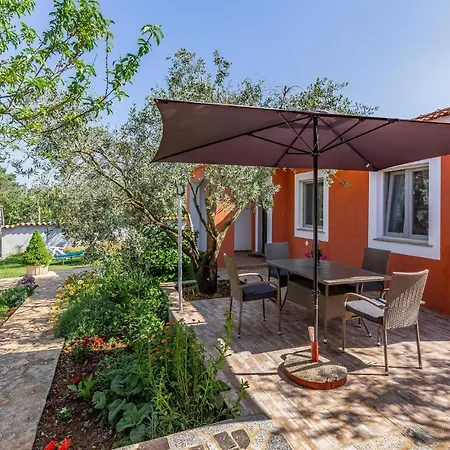 Holiday home 2 Bedroom Lovely In Medulin