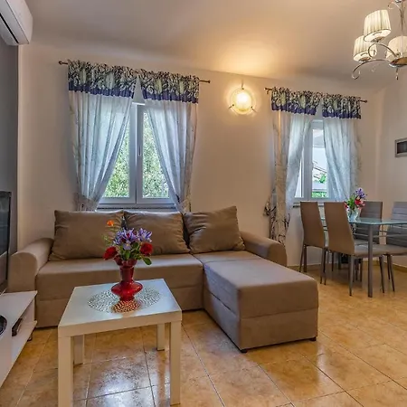 2 Bedroom Stunning In Medulin