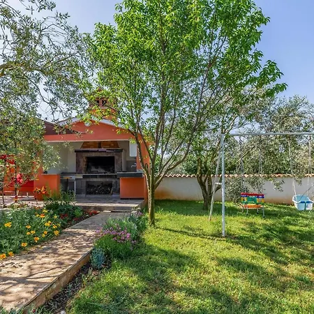 2 Bedroom Lovely In Holiday home Medulin