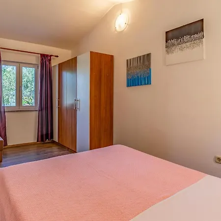 2 Bedroom Lovely In Medulin