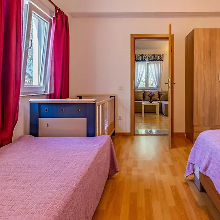 2 Bedroom Lovely In * Medulin
