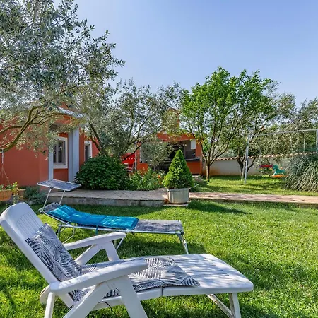 Holiday home 2 Bedroom Lovely In Medulin